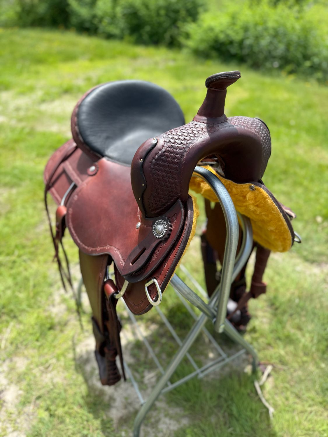 15" Wide Circle L All Around Saddle - Dark Oil