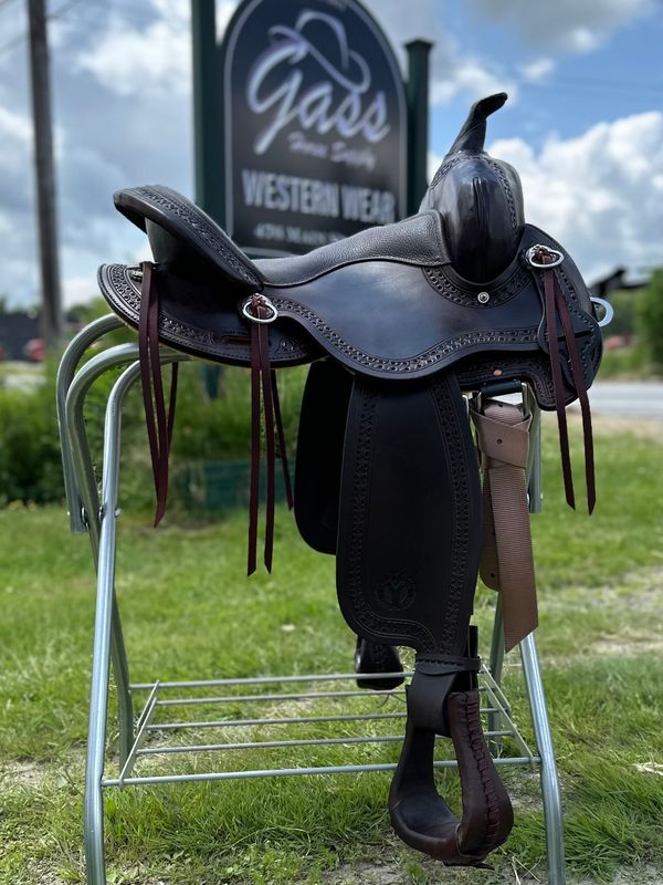 15" Wide Bar Circle Y Buffalo Gap Trail Saddle