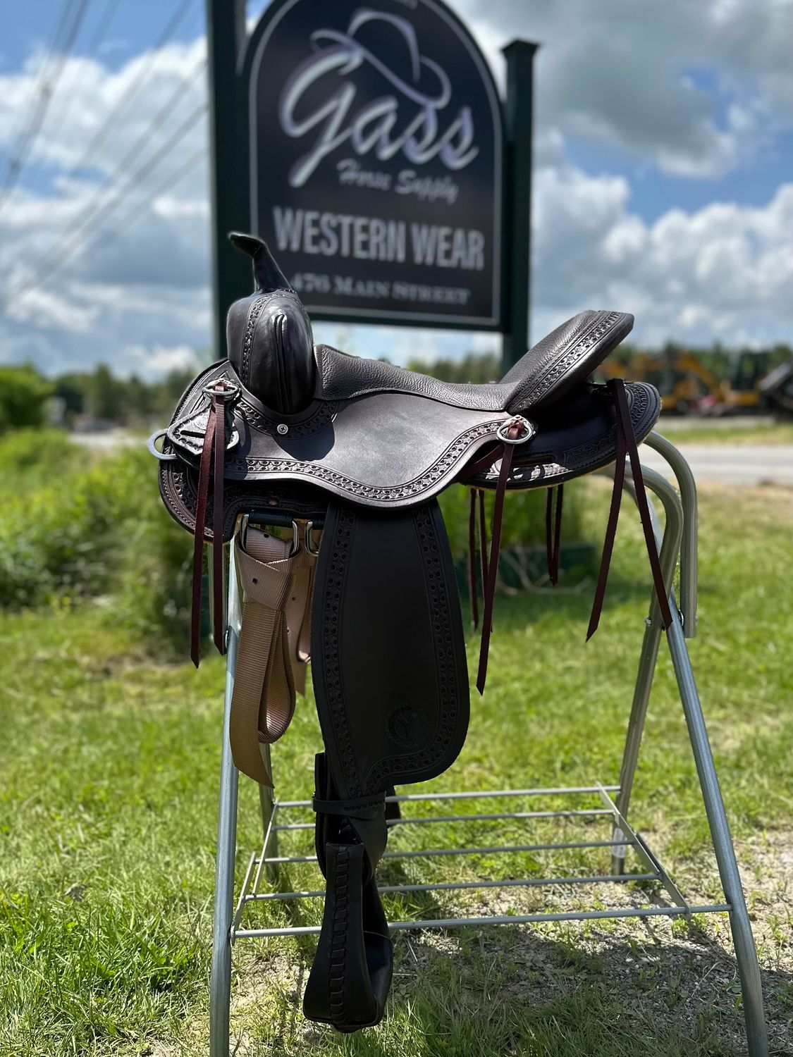 15" Wide Bar Circle Y Buffalo Gap Trail Saddle