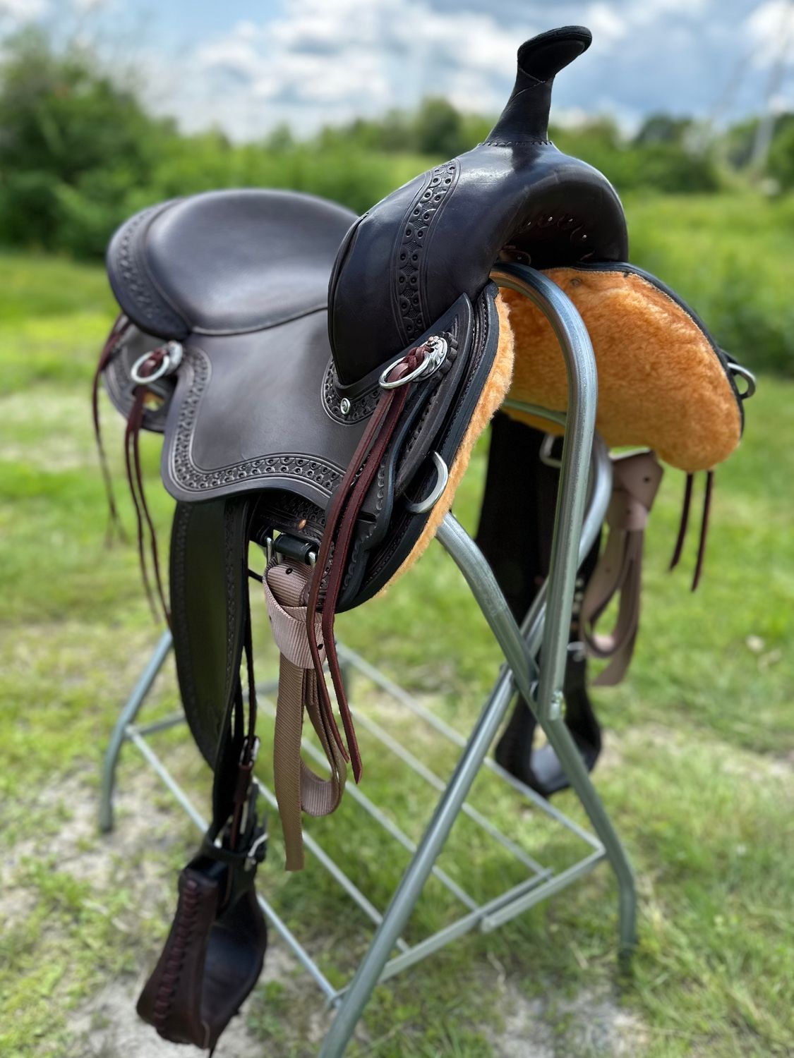15" Wide Bar Circle Y Buffalo Gap Trail Saddle