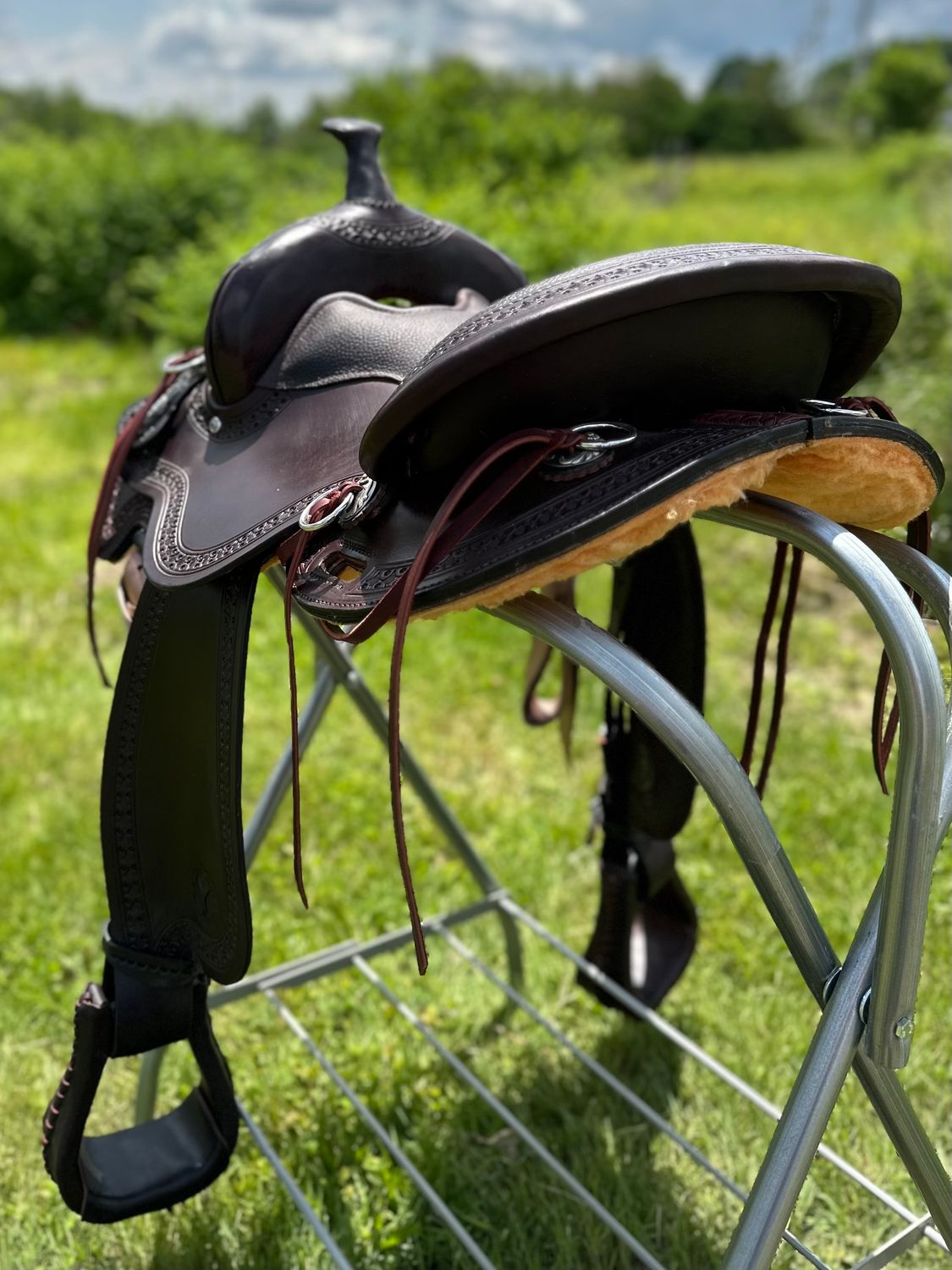 15" Wide Bar Circle Y Buffalo Gap Trail Saddle