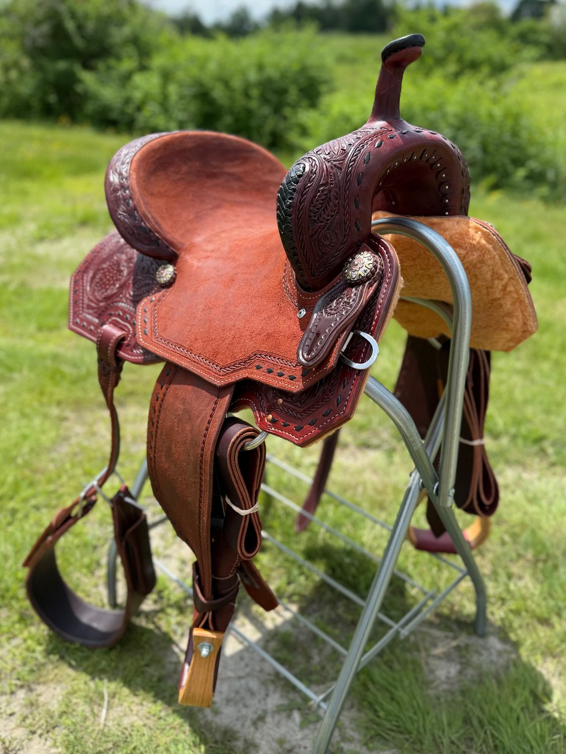 15" Wide Circle L Dark Oiled Buckstitch Tooled Barrel Saddle