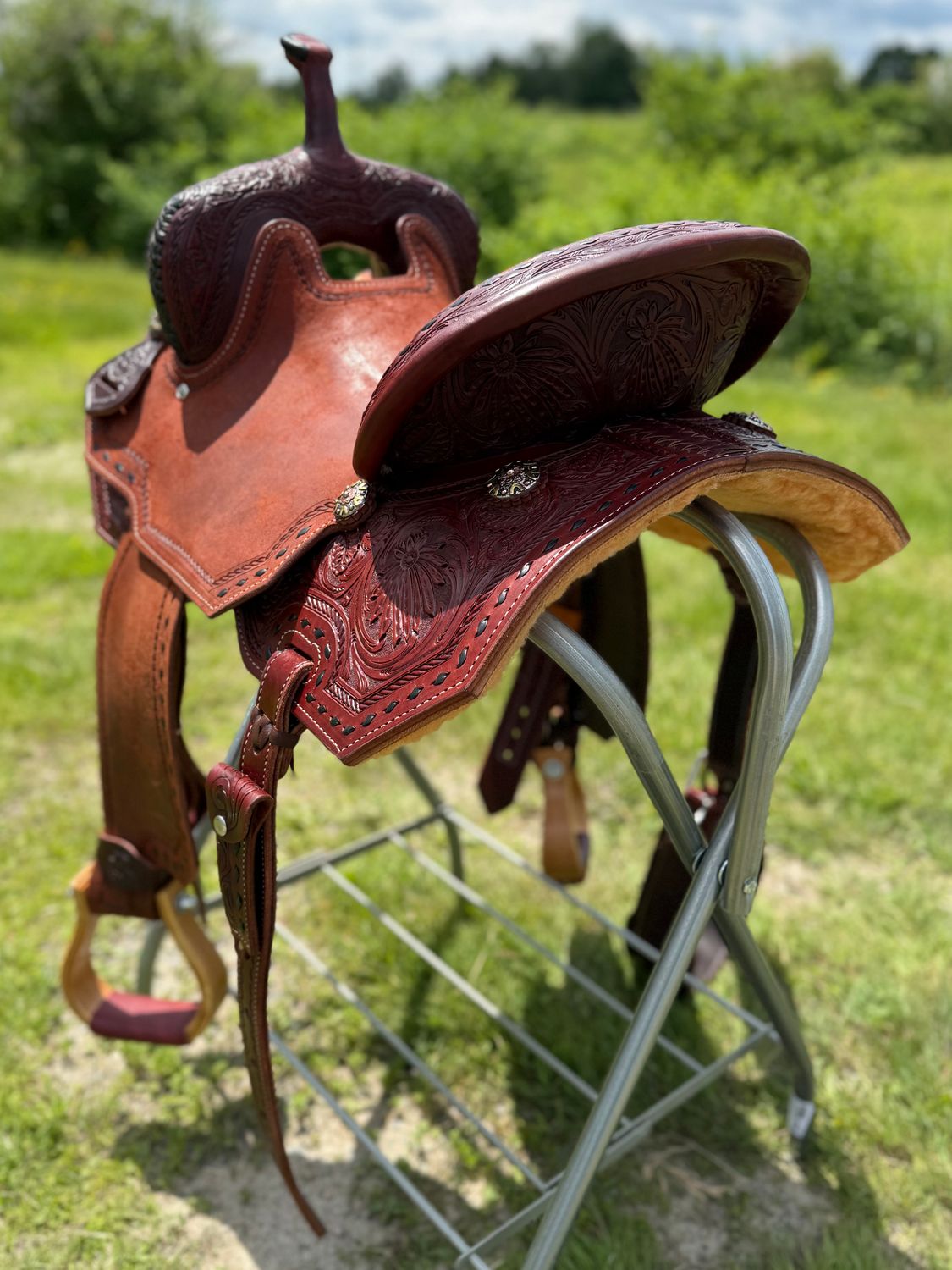 15" Wide Circle L Dark Oiled Buckstitch Tooled Barrel Saddle
