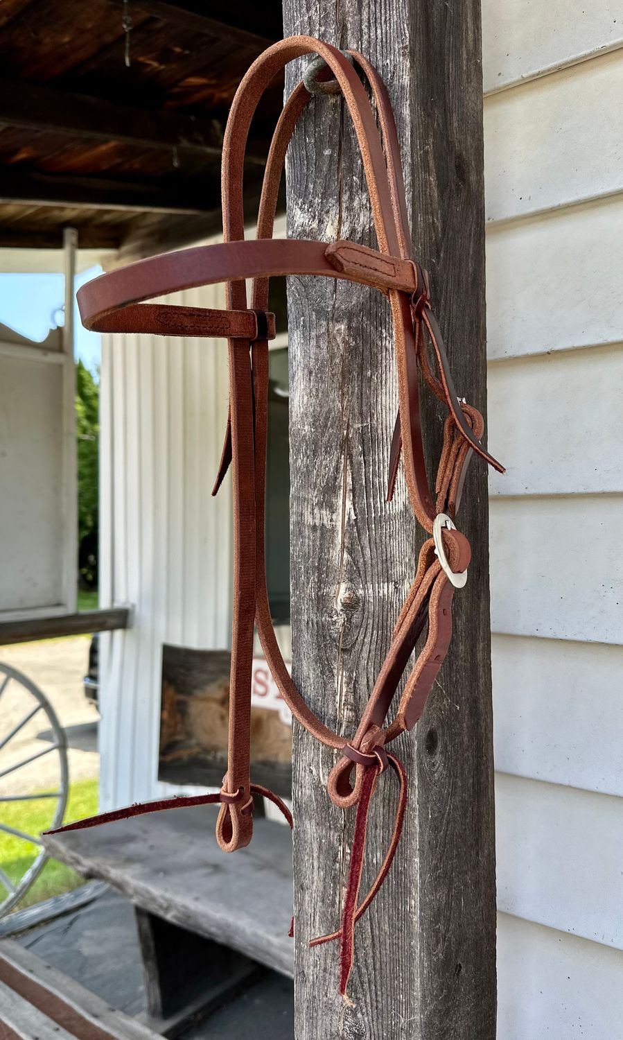 Circle L One Buckle Headstall - Horse Size Dk. Oil Plain