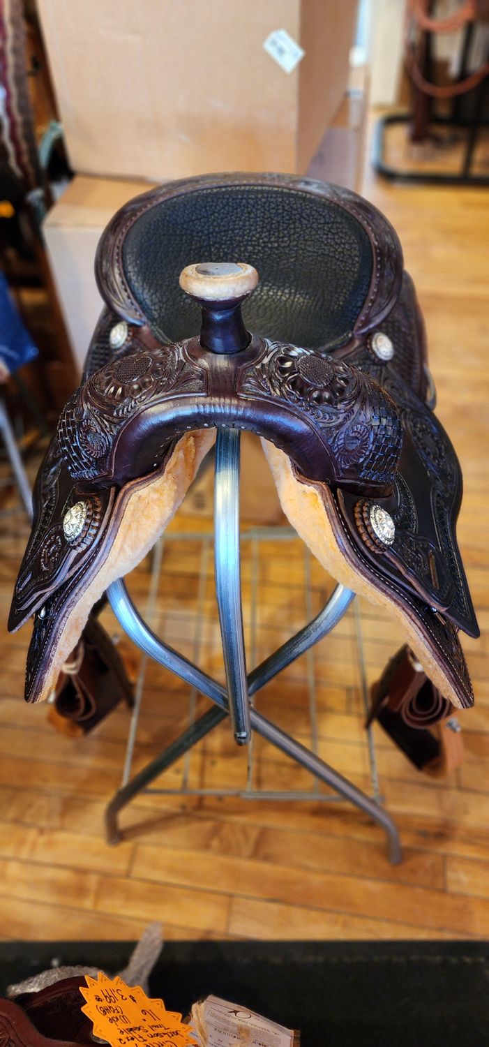 15.5" Wide Circle L Cowhorse Saddle, Padded Seat, Dark Oil, Cheyenne Roll