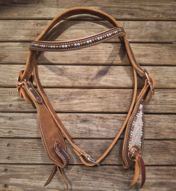 Justin Cody Cowboy Tack Set - Med Oil, Hair-On, Spots, Conchos