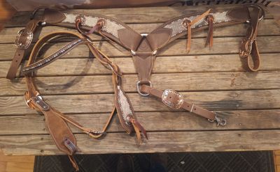 Justin Cody Cowboy Tack Set - Med Oil, Hair-On, Spots, Conchos