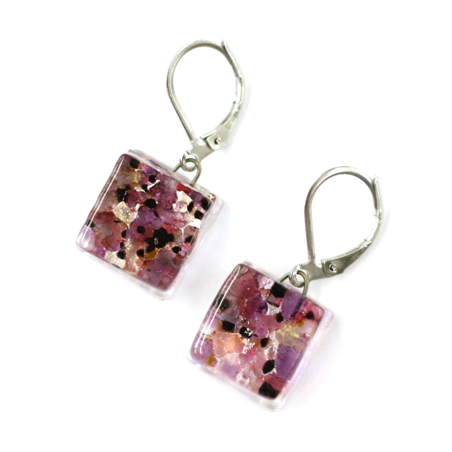 Boucle d&#39;oreilles motifs aubergine