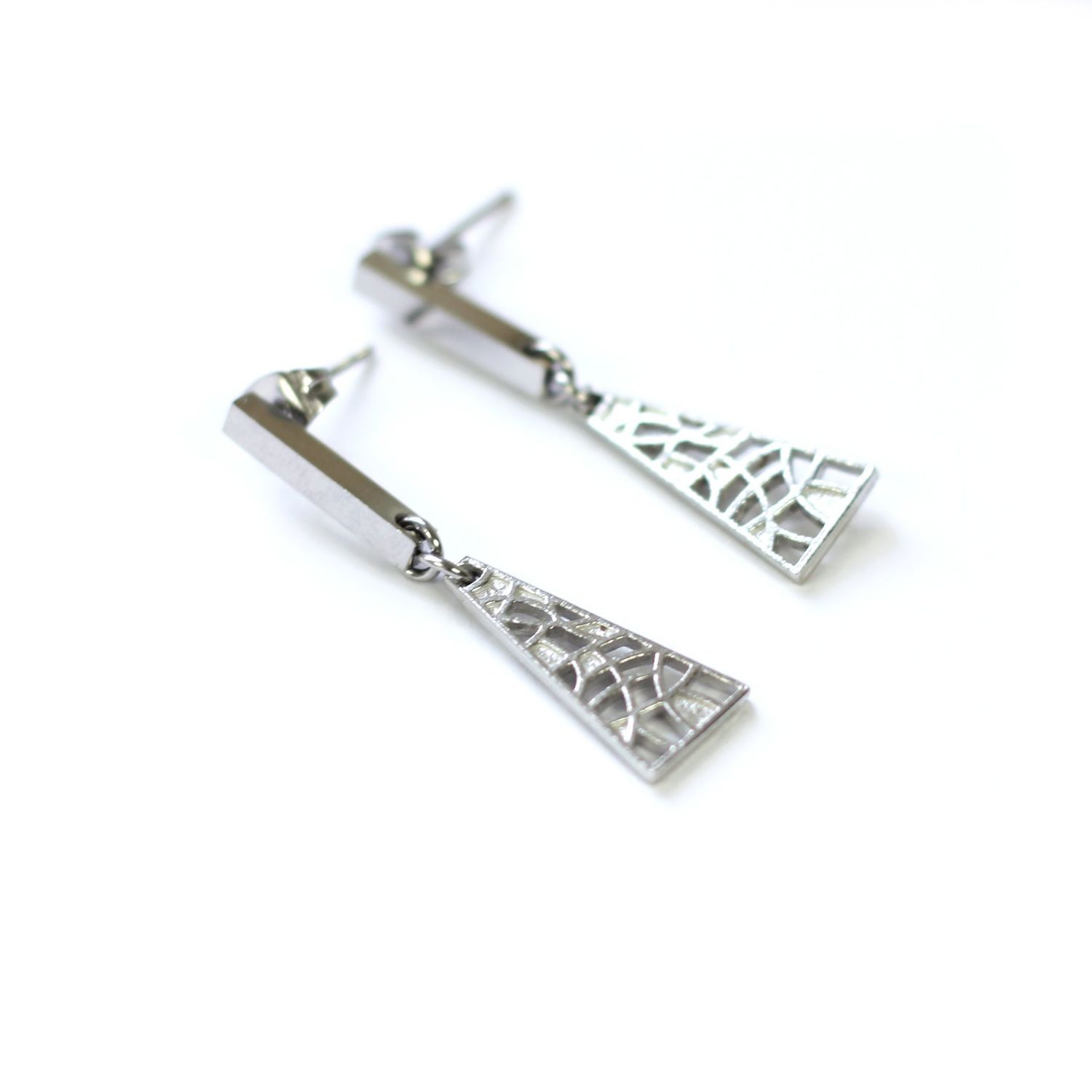 Boucle d&#39;oreilles Triango avec base en acier