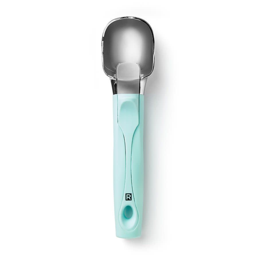 Cuillère à crème glacée avec poussoir de Ricardo