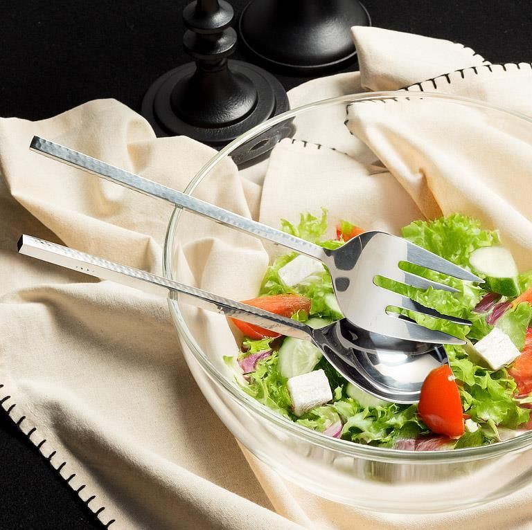 Ustensile à salade martelé