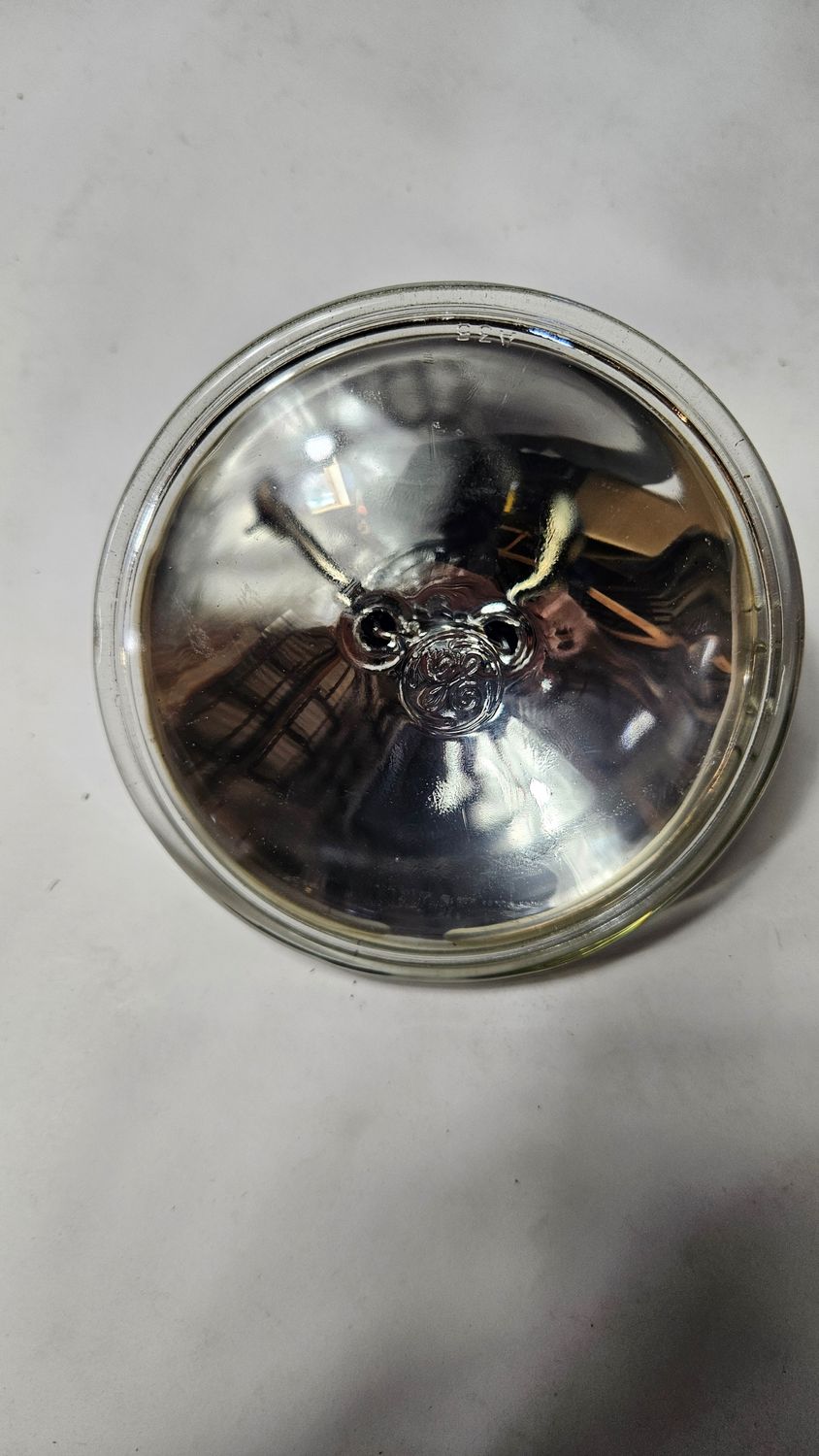GE 4594 Aircraft Sealed Beam Landescheinwerfer 28V 100W PAR36