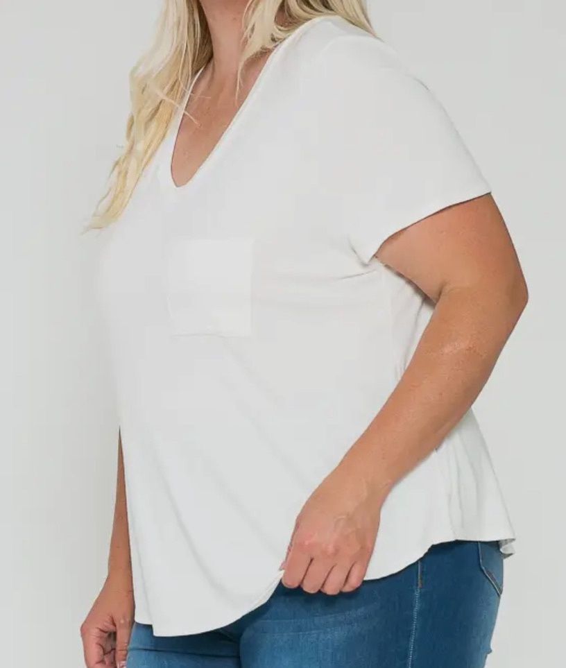 V-neck pocket tee