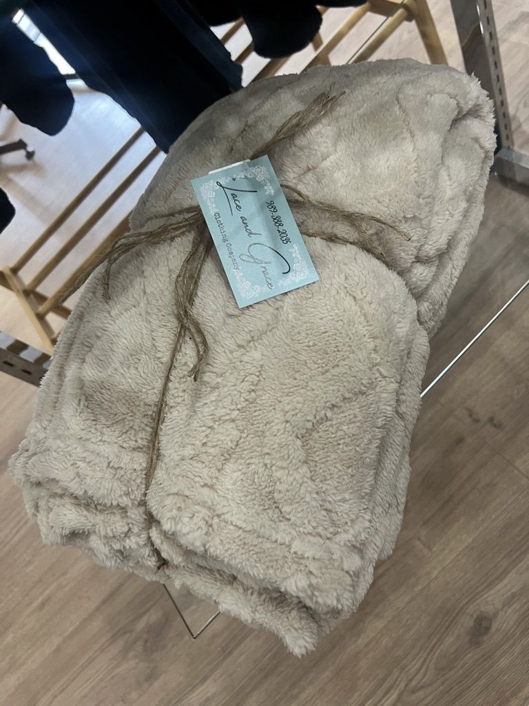 Fleece Blanket with aztec design
