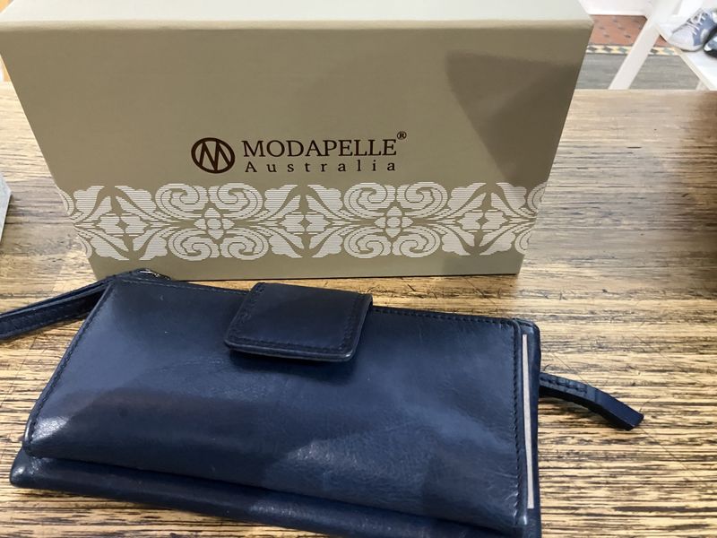 Modapella 7655 Wrist Wallet