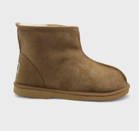 Ugg Corowa