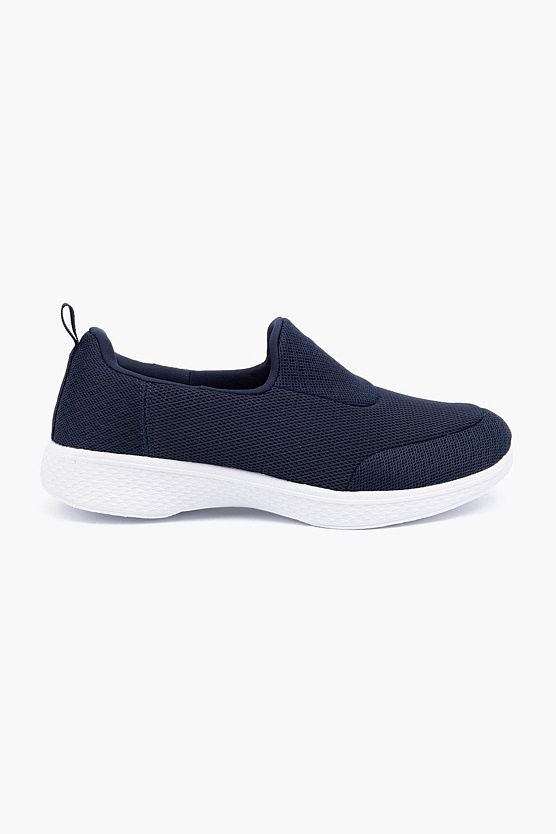 Klouds Kross Walk