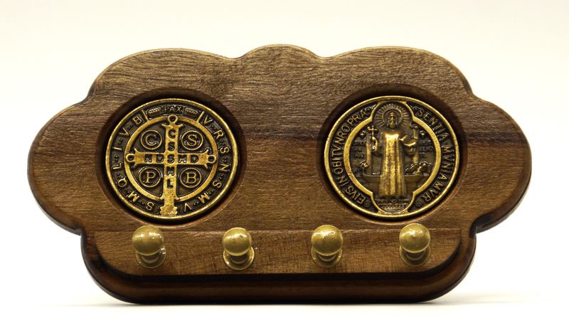      127-20-6710 Benedict Key Holder
