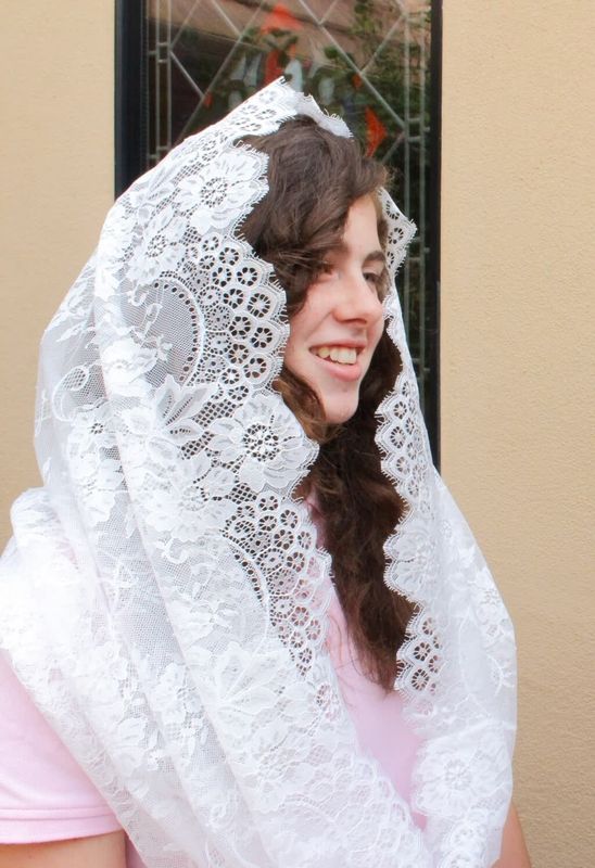 9554 - Victoria Infinity Veil - White