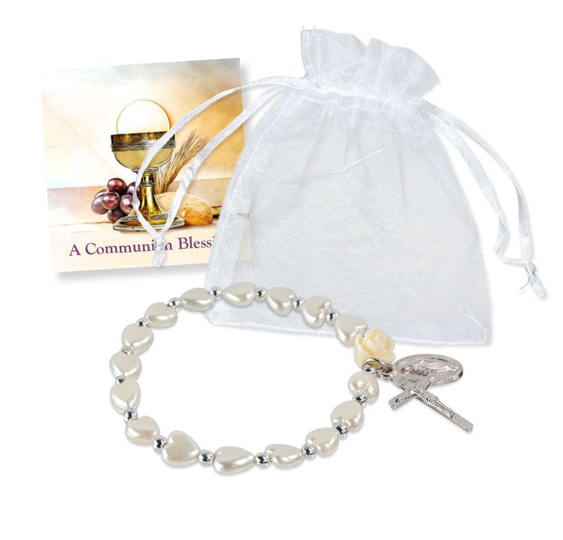 C760 WTW Pearl Heart Stretch Bracelet w/crucifix and medal