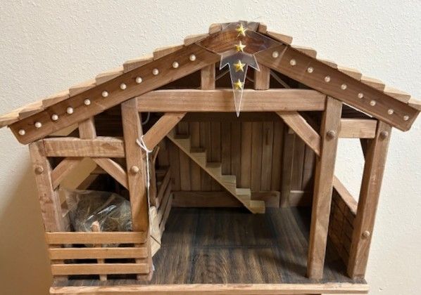 CW463 - Creche Walnut