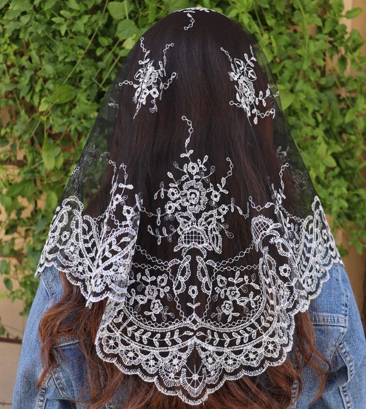 7874 - Abanico Veils - Black w/ Met Gold