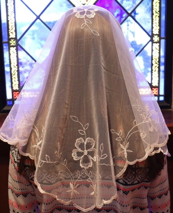 9110 - Rosa Veils - White with Met Gold