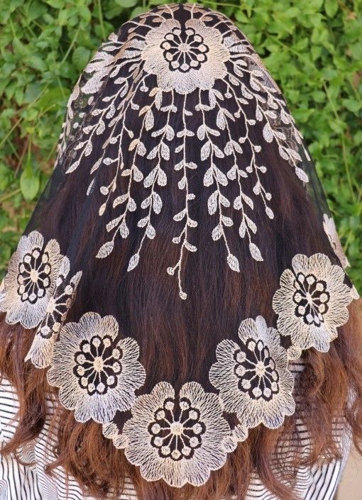 6348 Elaina Blk Beige Triangle