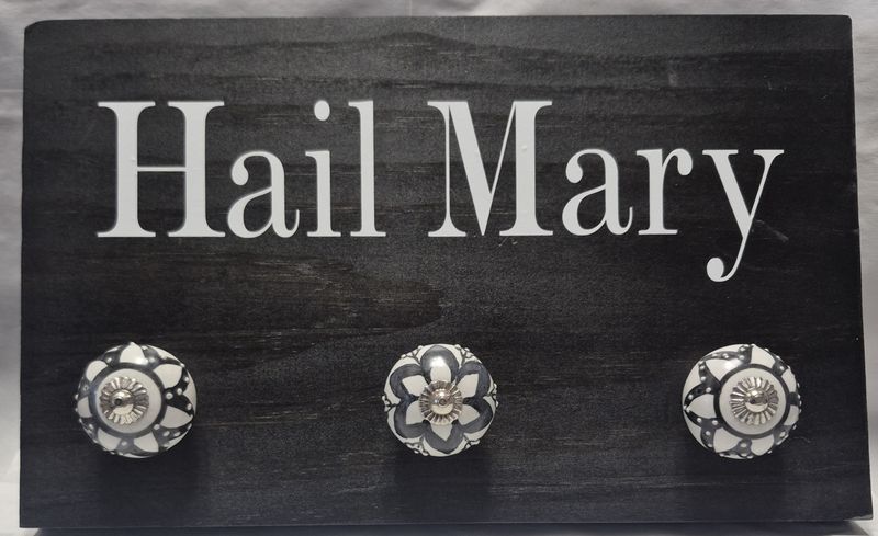       MM03 Rosary Hanger by Magdalena 3 Knob