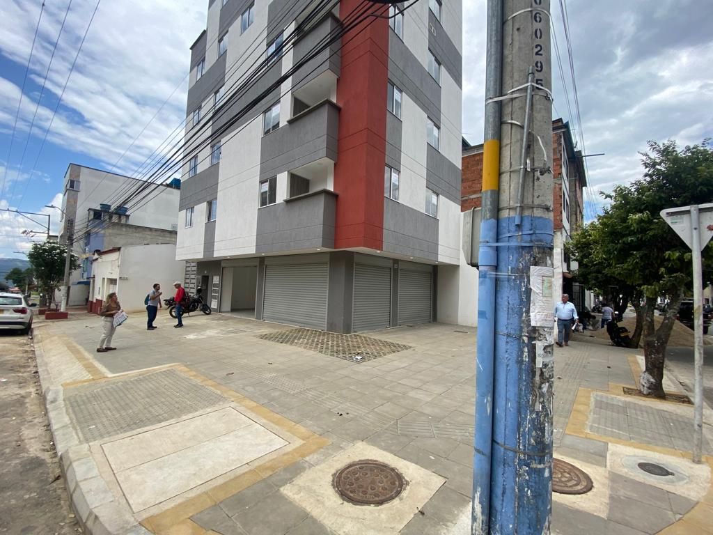 ARRIENDAMOS LOCALES COMERCIALES EXCELENTE UBICACION BARRIO  SAN FRANCISCO