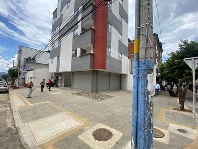 ARRIENDAMOS LOCALES COMERCIALES EXCELENTE UBICACION BARRIO  SAN FRANCISCO