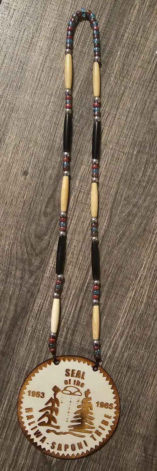 Medallion Necklace - Natural Wood