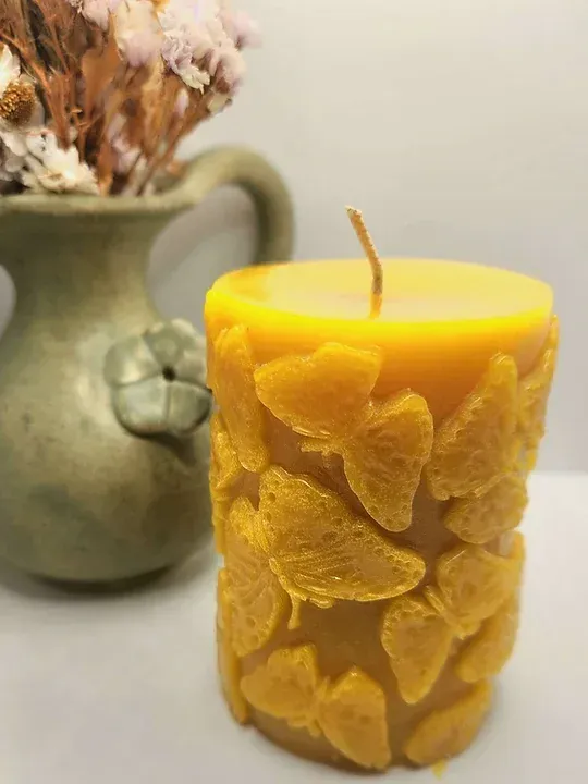 Pillar with butterfly 9.5cm high 6cm wide