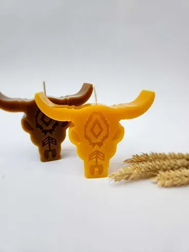 Bull skull Beeswax Candle