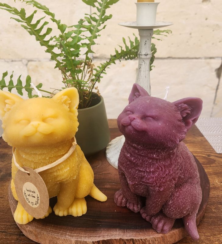 Extra large Cat beeswax candle