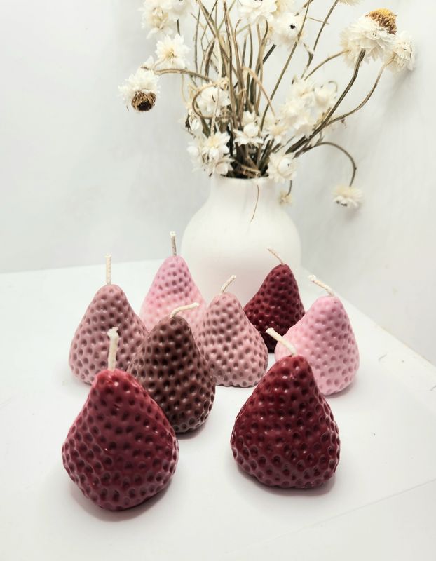 Strawberry soy candle