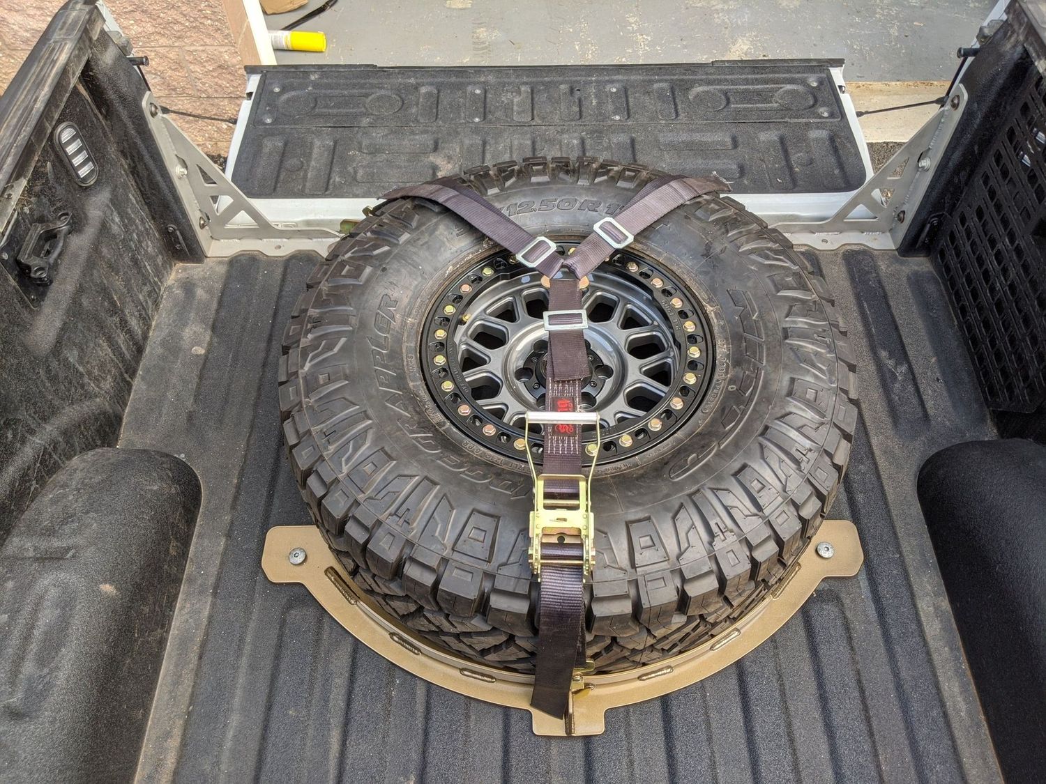 Reversible Flat Tire Mount KHC Gen 2/3 Raptor / Gen 13/14 F150 5.5 Bed