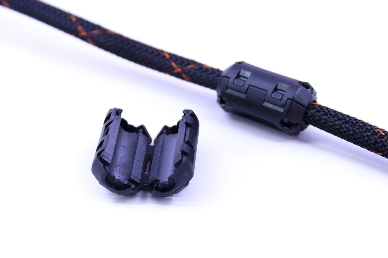 EMI Reducer: Ferrite Ring EMI Reducer: Ferrite Ring