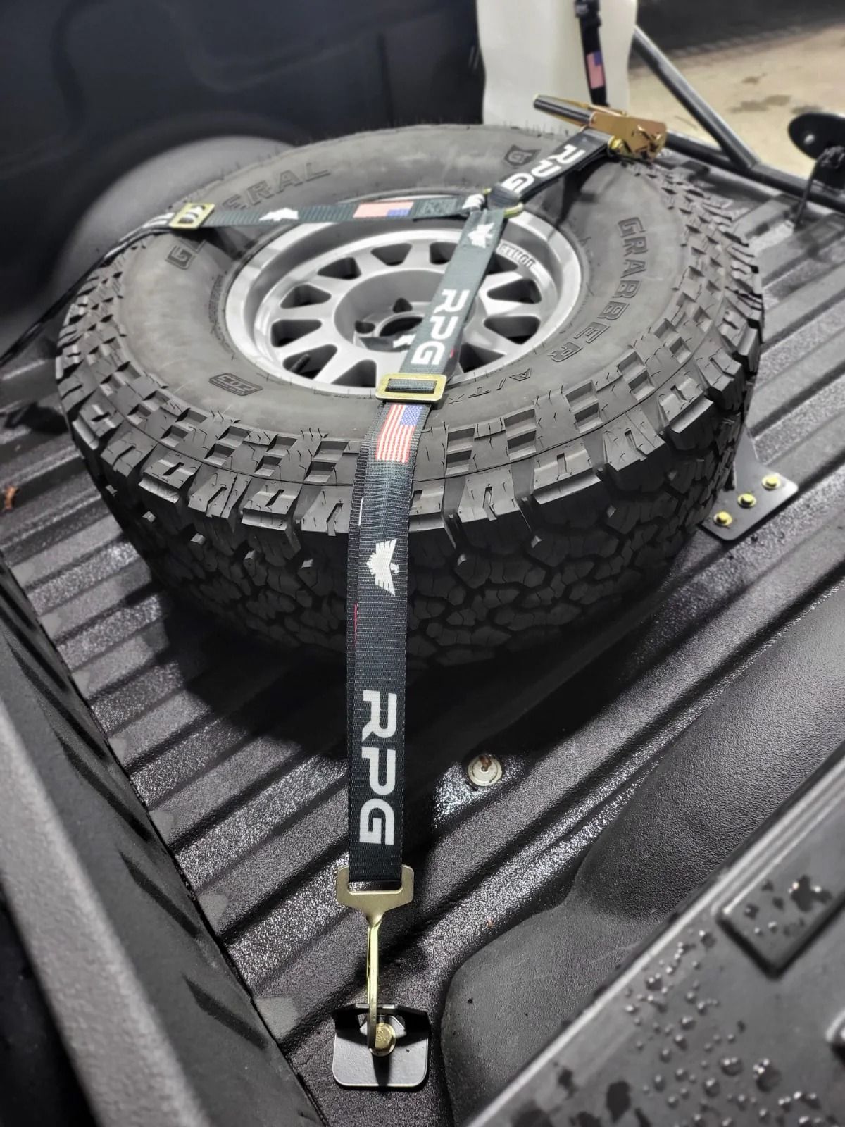 Reversible Flat Tire Mount KHC Gen 1 Raptor / Gen 11/12 F150 5.5 Bed