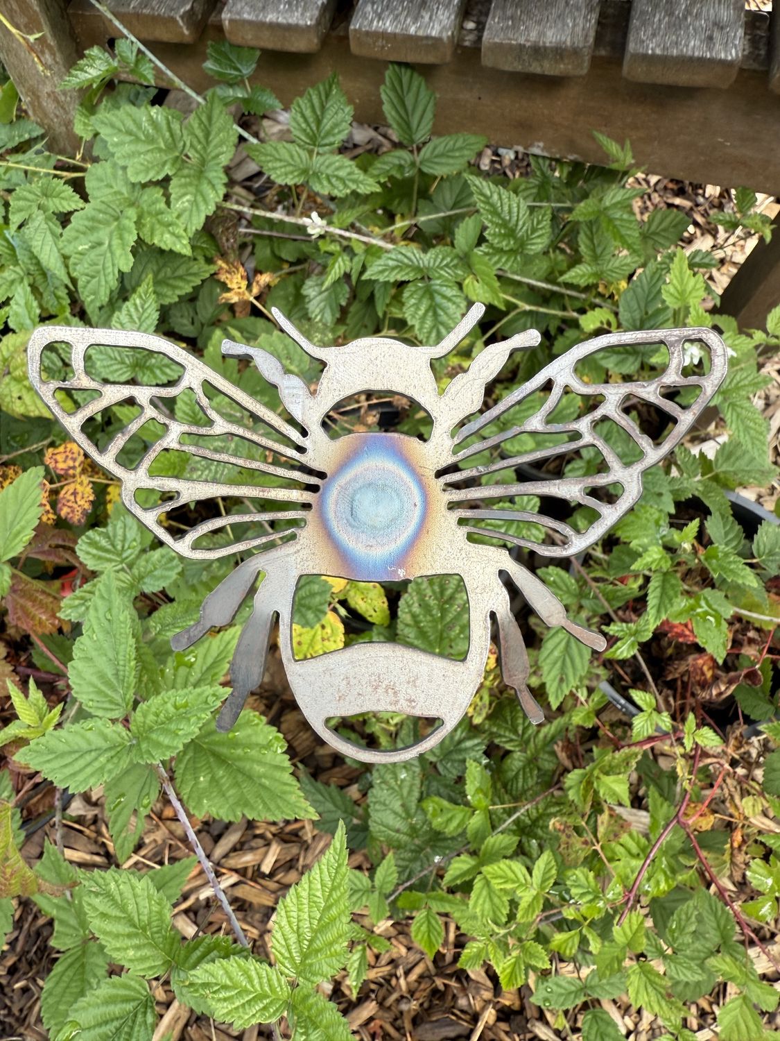 Metal bee
