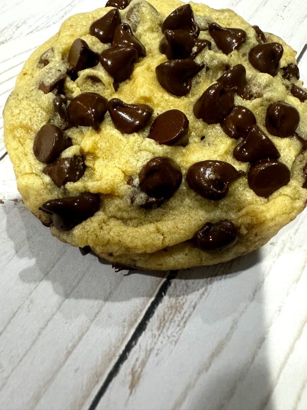 Chocolate chip cookie