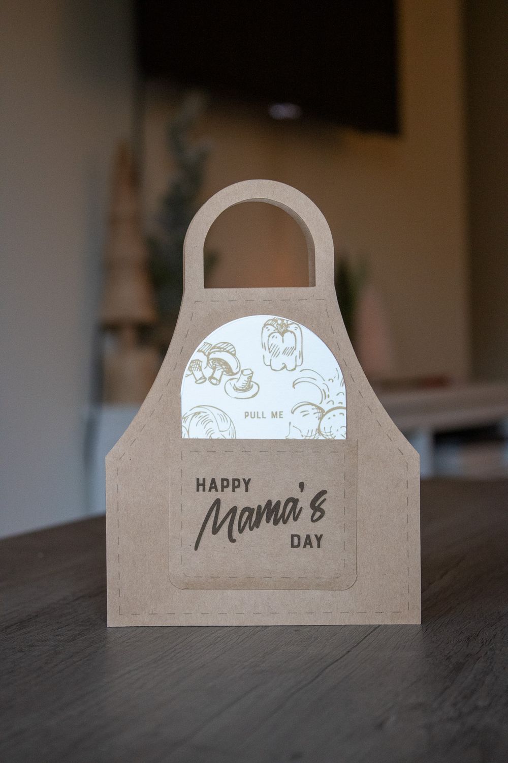 Mama's Day Apron Card