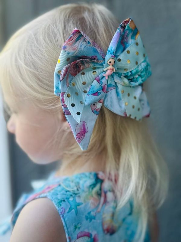 Mermaid hair bow