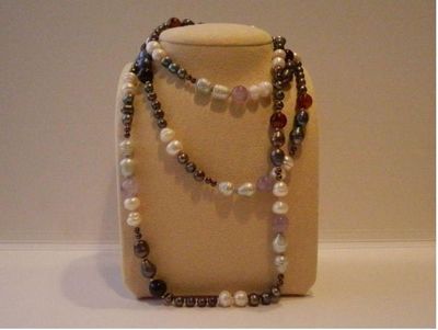 Collana di Perle, Ametiste, vaghi in oro e quarzi Collana di Perle, Ametiste, vaghi in oro e quarzi