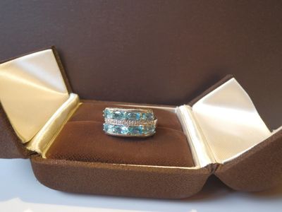 Anello in argento sterling con Apatiti Anello in argento sterling con Apatiti