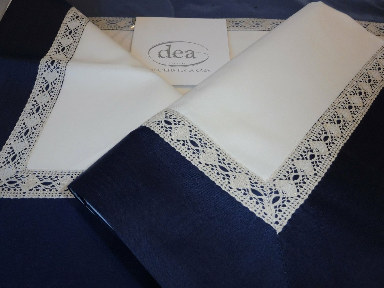 COMPLETO LETTO RASO DI COTONE BORDO BLU
