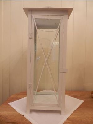 Lanterna in ferro laccato bianco e vetro