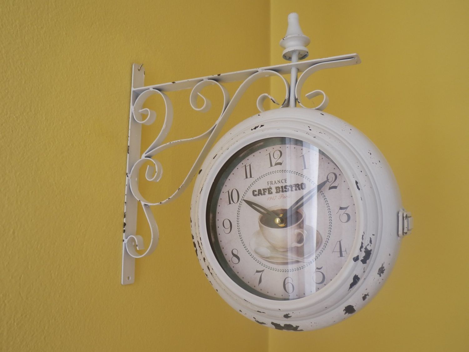 Orologio da parete bifacciale in ferro laccato e anticato Orologio da parete bifacciale in ferro laccato e anticato