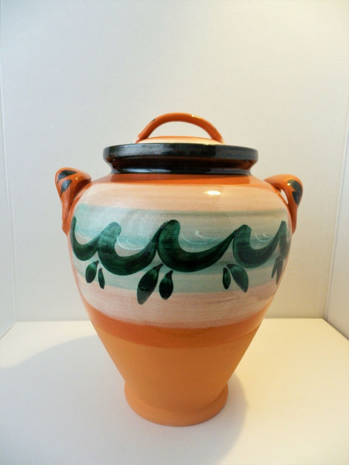 Vaso / Orcio in terracotta decorata con coperchio
