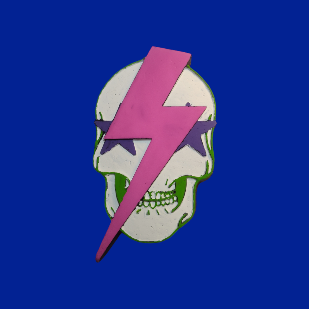 Star eyed lightening bolt skull